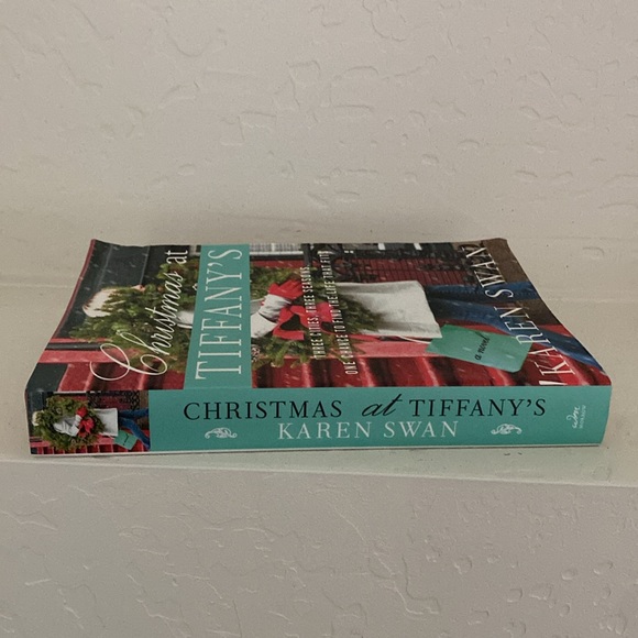 🎄Christmas at Tiffany’s - Paperback Book - Picture 2 of 4